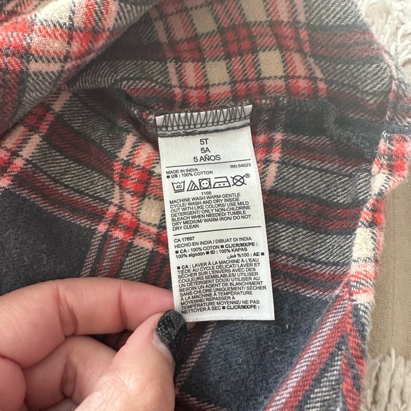 Old Navy Long-Sleeve Plaid Pocket Shirt -Toddler Boys 5T - Picture 3 of 4